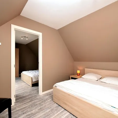 度假居 Stylish In Hastiere With Terrace Les Journeux