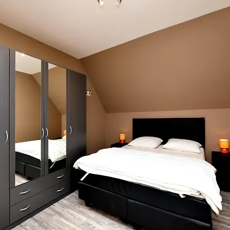 度假居 Stylish In Hastiere With Terrace *