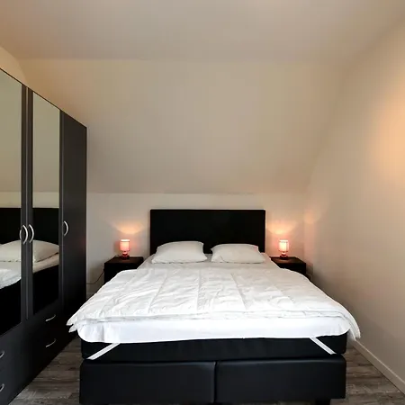 度假居 Stylish In Hastiere With Terrace