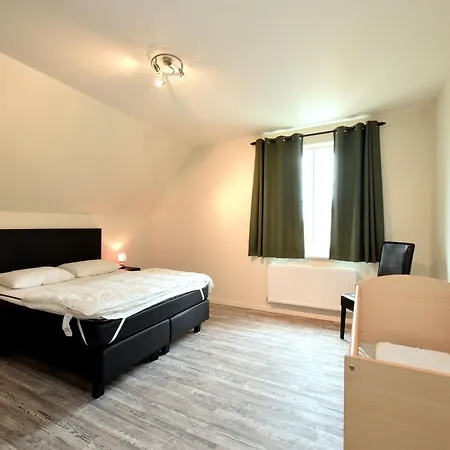 度假居 Stylish In Hastiere With Terrace *