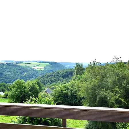 Stylish In Hastiere With Terrace 度假居