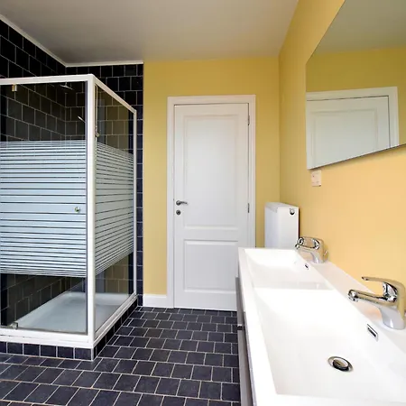 Stylish In Hastiere With Terrace 度假居