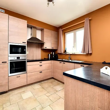 Stylish In Hastiere With Terrace 度假居 Les Journeux