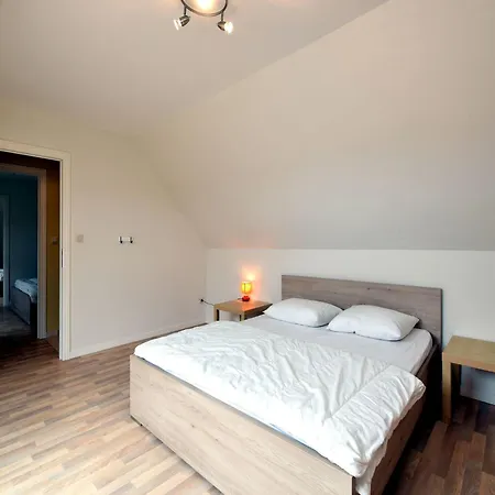 度假居 Stylish In Hastiere With Terrace