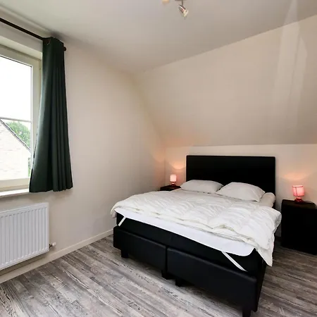 度假居 Stylish In Hastiere With Terrace