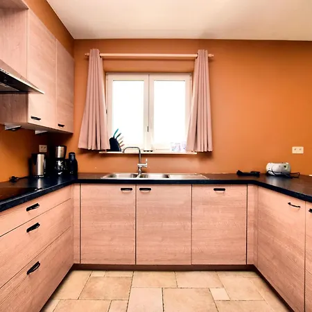 度假居 Stylish In Hastiere With Terrace *